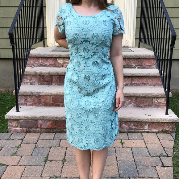 green lace shift dress